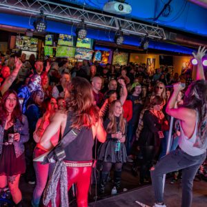 Dylan's on 9th in Port Arthur TX large crowd for LA ROXX Band