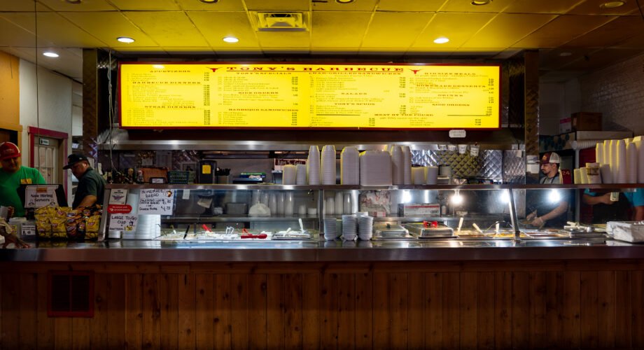 Tony's BBQ in SETX counter to order