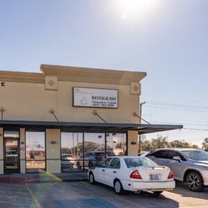 Uyen's Vietnamese Restaurant in Port Arthur TX exterior and entrance