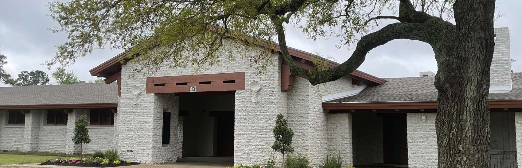 exterior of tyrrell park nature center in beaumont texas
