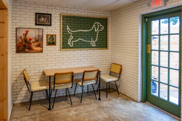 Doxie Coffee in Groves TX seating area