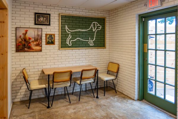 Doxie Coffee in Groves TX seating area